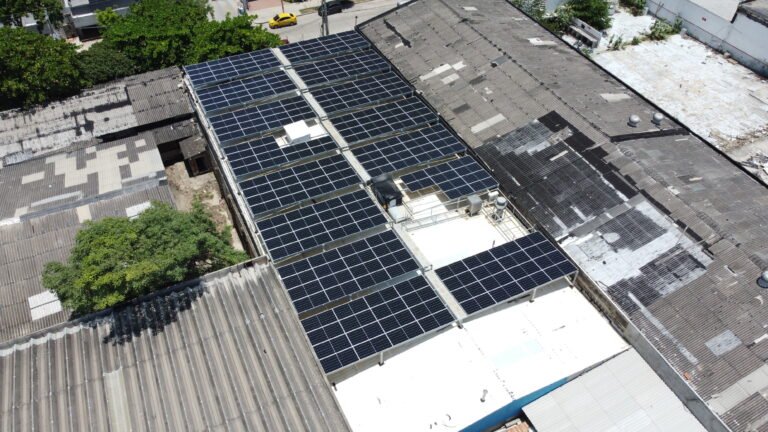 Panel Monofacial: Guía Técnica para Elegir la Tecnología Solar Correcta